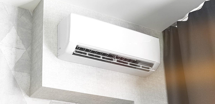 does an air conditioner dehumidify a home